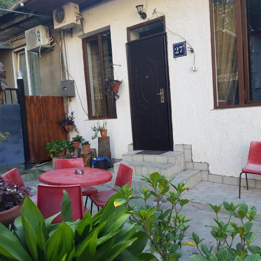 Guesthouse Gia Tbilisi Exterior foto