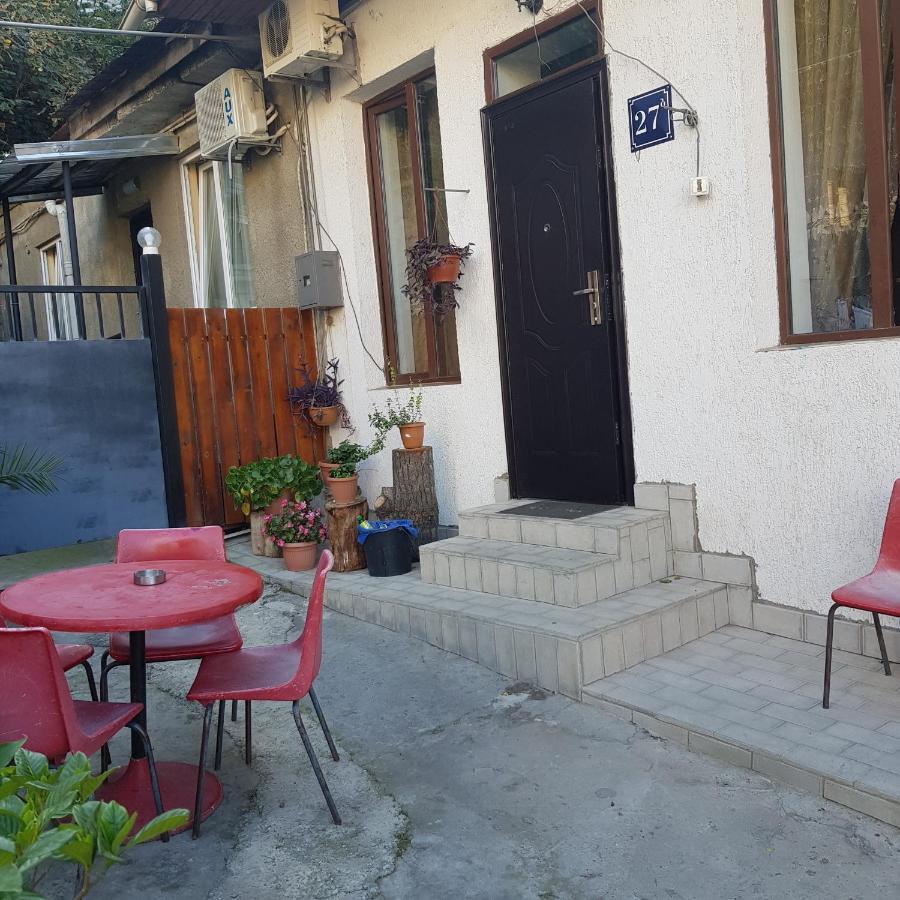 Guesthouse Gia Tbilisi Exterior foto